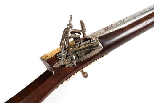 A FLINTLOCK KABYLE SNAPHAUNCE LONG GUN