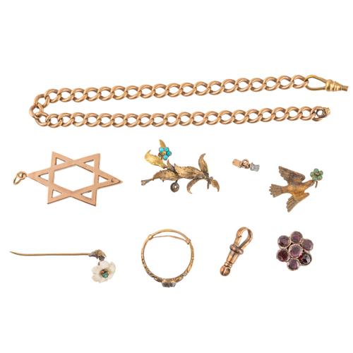 A COLLECTION OF GOLD ITEMS (9)