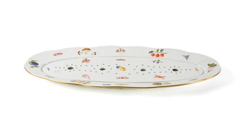 A HEREND `MARKET GARDEN' PATTERN OZIER MOULDED SHAPED OVAL FISH PLATTER AND STRAINER (2)