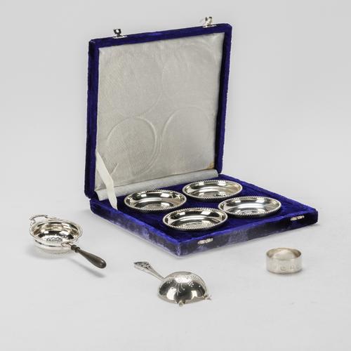 A GROUP OF SILVER AND FOREIGN WARES