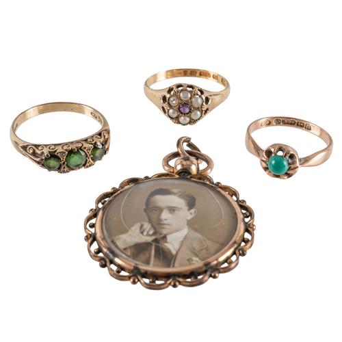 THREE RINGS AND A PENDANT LOCKET (4)
