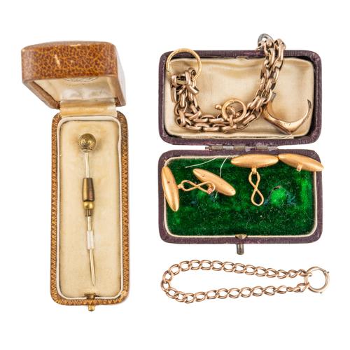 A GROUP OF MOSTLY GOLD JEWELLERY (6)