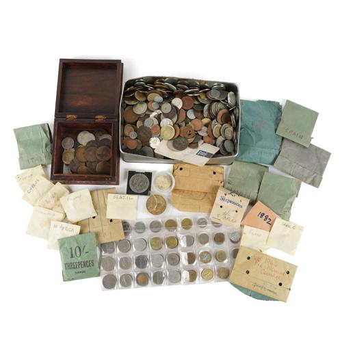 A LARGE QUANTITY OF BRITISH AND FOREIGN COINS