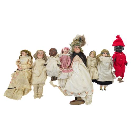A GROUP OF EIGHT ANTIQUE AND VINTAGE DOLLS (8)