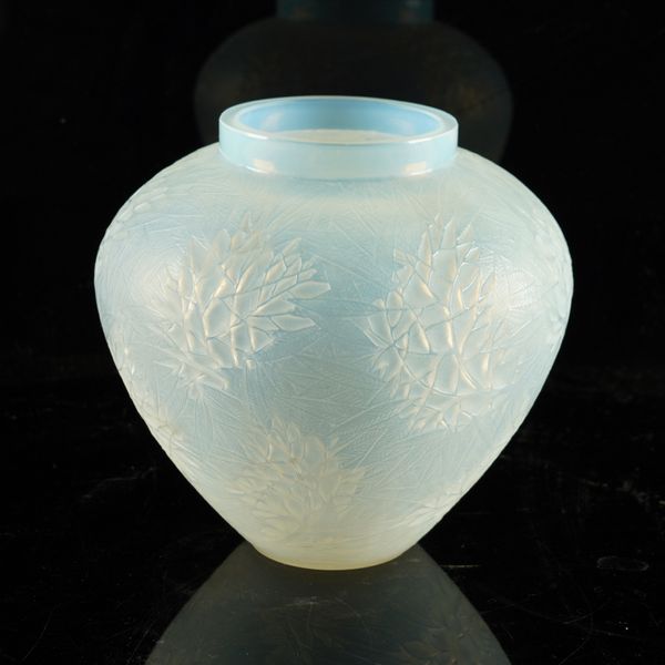 A LALIQUE `ESTEREL' OPALESCENT GLASS VASE