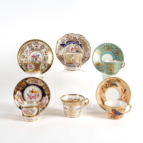 A GROUP OF ENGLISH PORCELAIN CUPS AND SAUCERS ( 11)