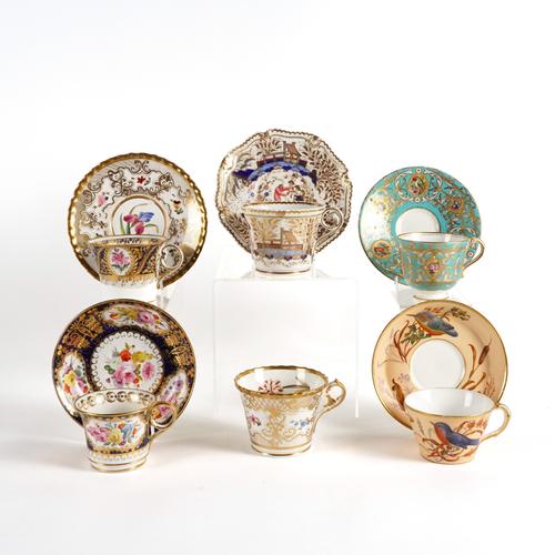 A GROUP OF ENGLISH PORCELAIN CUPS AND SAUCERS ( 11)