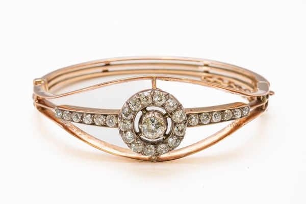 A VICTORIAN DIAMOND AND GOLD BANGLE (2)