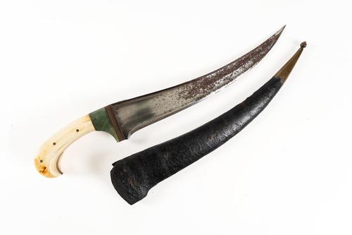 AN INDO-PERSIAN PESH KABZ