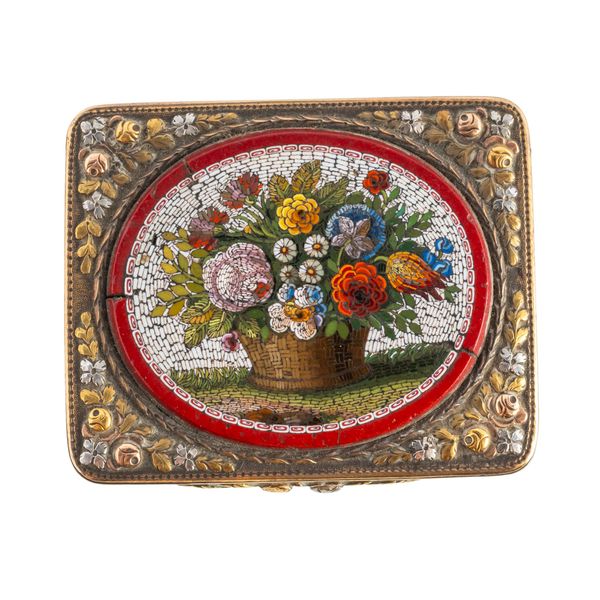 AN 18CT GOLD GEORGE III MICRO MOSAIC VINAGERETTE BY ALEXANDER J STRACHAN