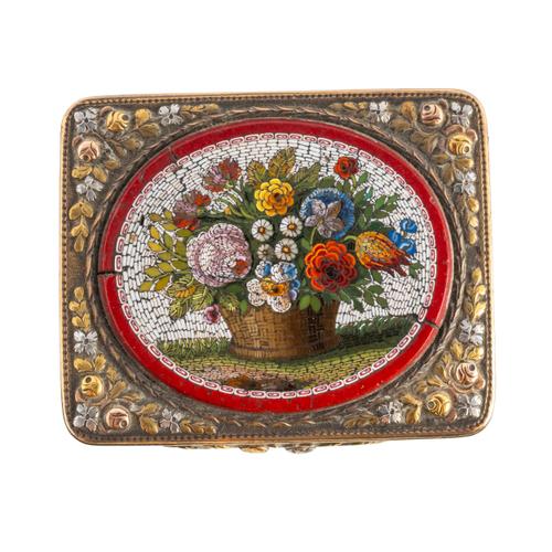 AN 18CT GOLD GEORGE III MICRO MOSAIC VINAGERETTE BY ALEXANDER J STRACHAN