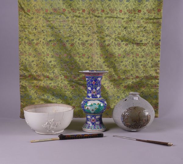 A GROUP OF CHINESE CERAMICS AND WORKS OF ART