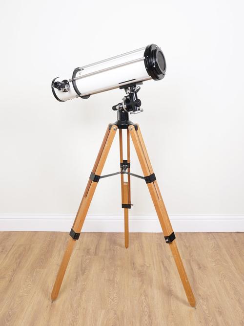 A GREENKAT MODEL H45E TELESCOPE