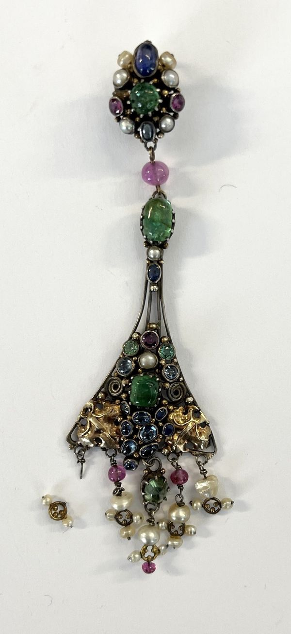 ATTRIBUTED TO DORRIE NOSSITER: A GEMSET PENDANT