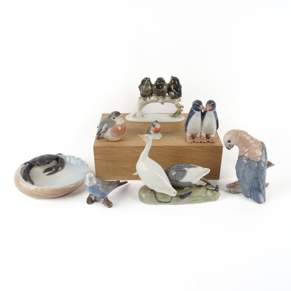 A GROUP OF ROYAL COPENHAGEN BIRDS ( 8)
