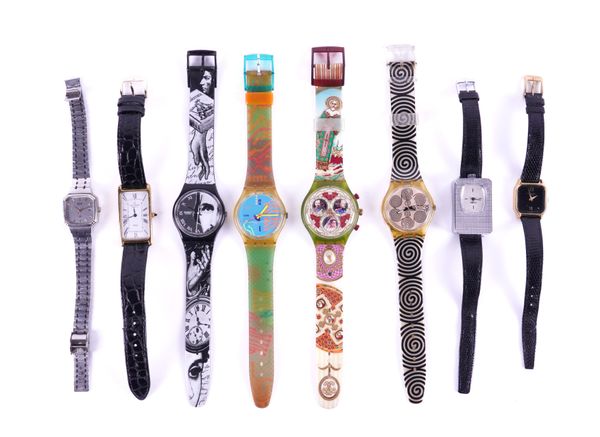 A GROUP OF WRISTWATCHES AND STANDS (13)