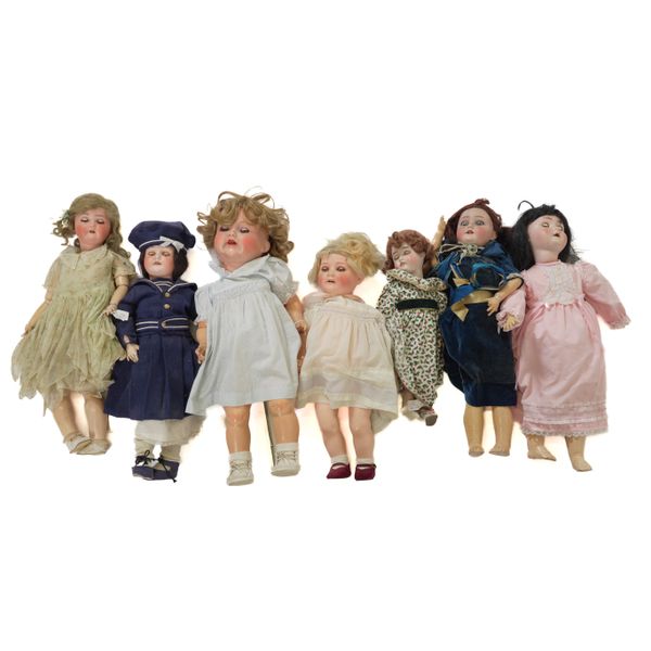 A GROUP OF SEVEN GERMAN DOLLS (7)