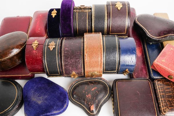 A COLLECTION OF MOSTLY ANTIQUE BANGLE AND BRACELET BOXES (25)