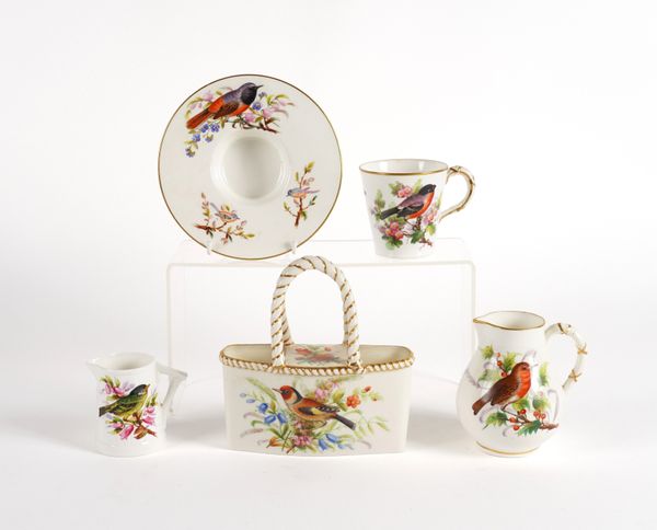 A SMALL GROUP OF ROYAL WORCESTER PORCELAIN (5)