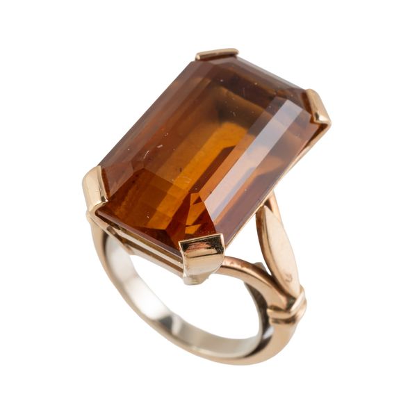 A CITRINE COCKTAIL RING