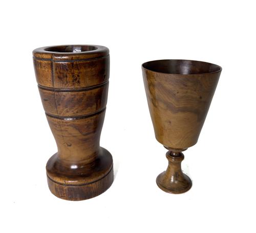 A TREEN YEW WOOD SPILL VASE OR CUP TOGETHER WITH A CUP (2)