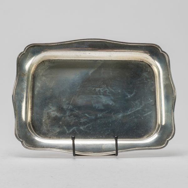 A SILVER SHAPED RECTANGULAR TRAY