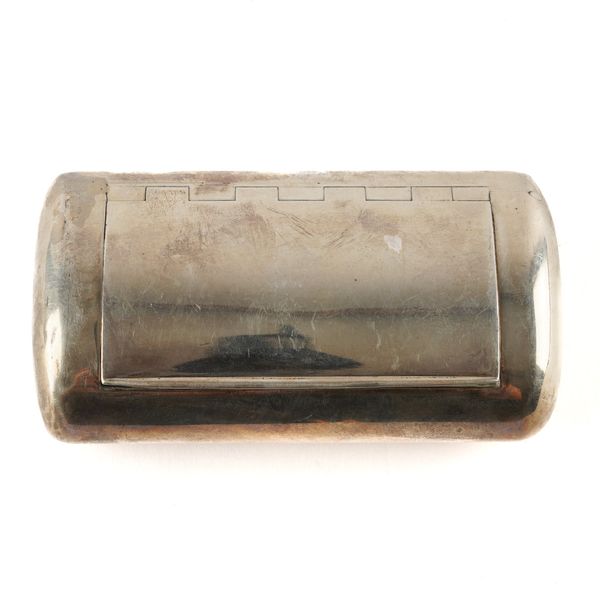A GEORGE III SILVER SNUFF BOX