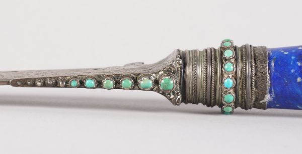 A MIDDLE EASTERN DAGGER