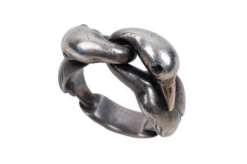 A MOSHEH OVED SILVER AND GILT SWAN RING