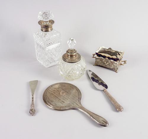 A GROUP OF SILVER  MOUNTED WARES (6)