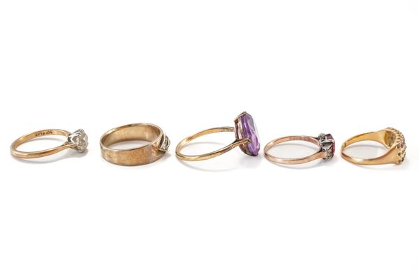 FIVE GEMSET RINGS (5)