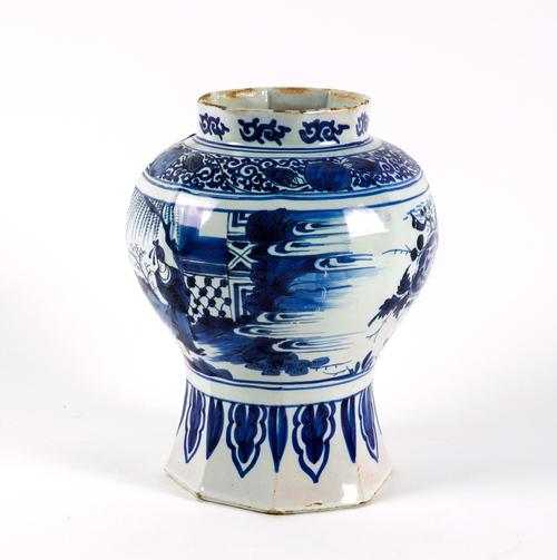 AN OCTAGONAL  DUTCH DELFT BLUE AND WHITE CHINOISERIE VASE