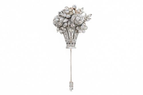 A FLORAL JABOT PIN (2)
