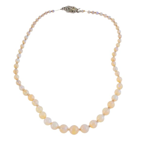 A OPAL BEAD NECKLACE