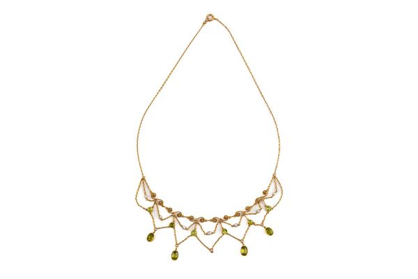 A PERIDOT AND PEARL NECKLACE