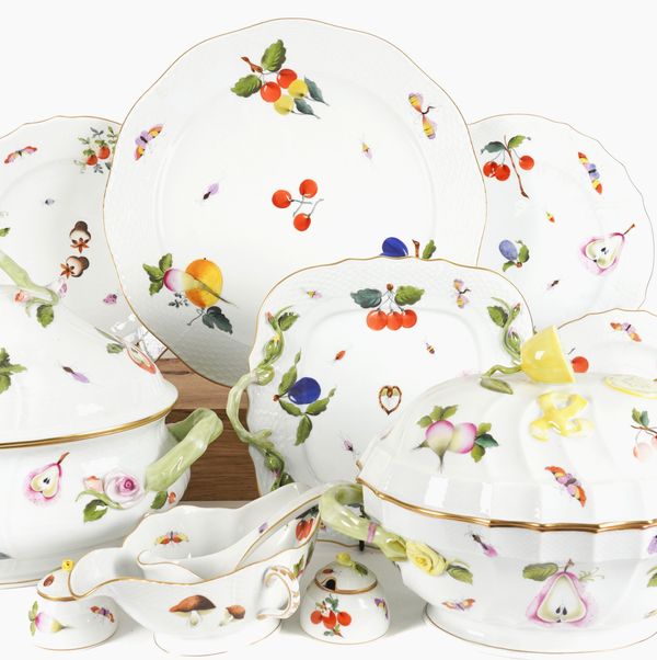 AN EXTENSIVE HEREND 'MARKET GARDEN' PATTERN COMPOSITE PART DINNER SERVICE