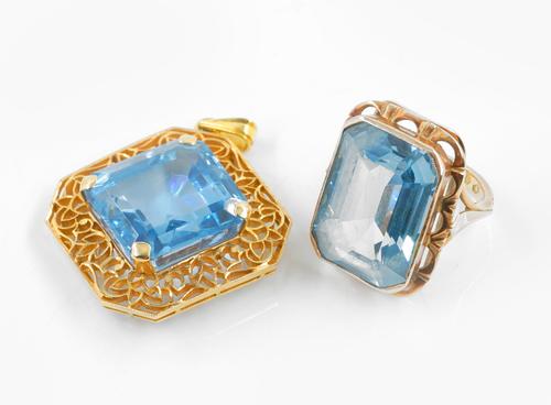 A TOPAZ PENDANT AND RING