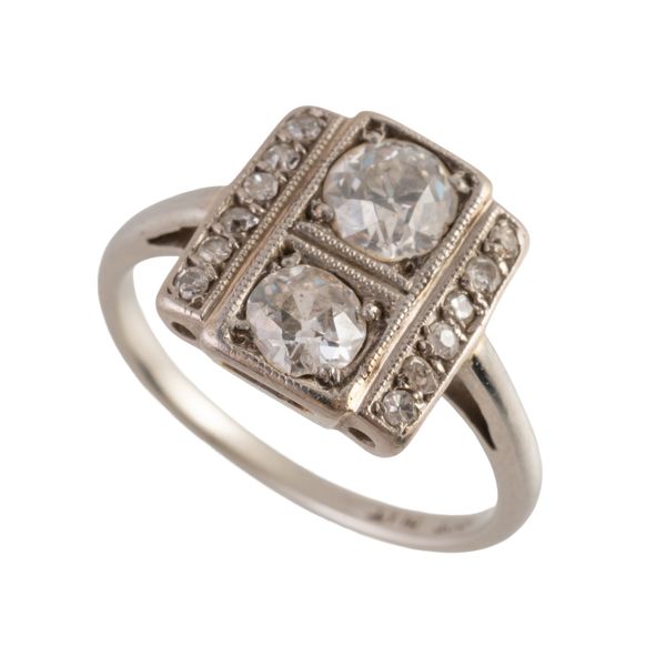 AN EARLY 20TH CENTURY DIAMOND RING (2)