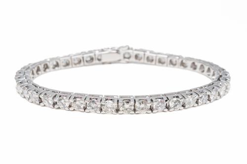A DIAMOND LINE BRACELET (2)