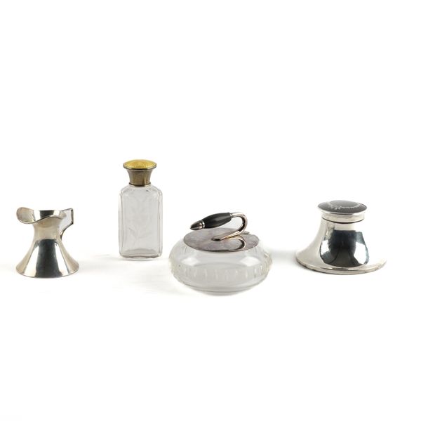 A GROUP OF SILVER AND PLATED WARES (4)