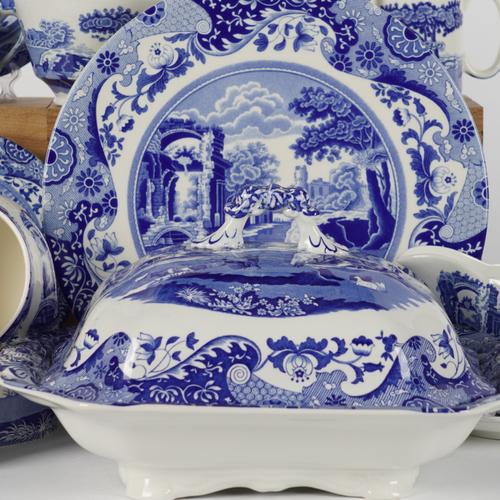 A SPODE BLUE AND WHITE 'ITALIAN' PATTERN PART TEA, BREAKFAST AND DINNER SERVICE