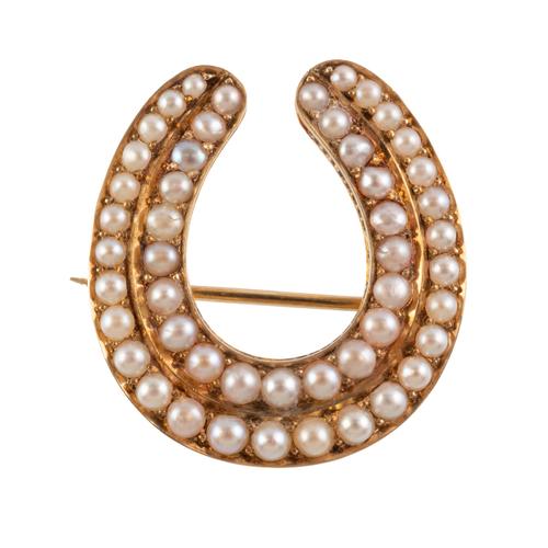 A PEARL HORSESHOE BROOCH