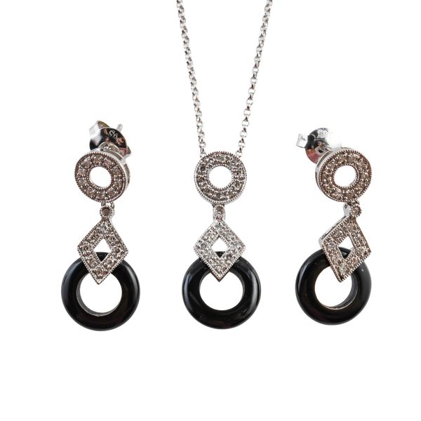 AN ONYX AND DIAMOND NECKLACE AND EARRINGS