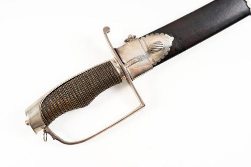 A BRITISH INFANTRY OFFICER’S SABRE AND SCABBARD