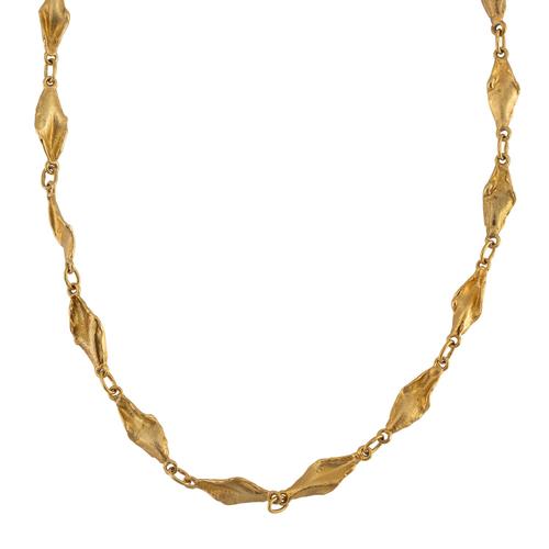 A FANCY LINK NECKLACE