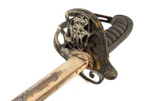 A BRITISH 1822 PATTERN INFANTRY PIPEBACK SWORD