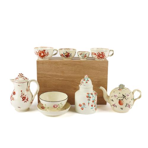 A GROUP OF ENAMELLED CREAMWARES (12)