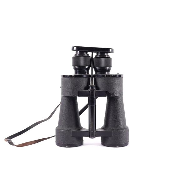 A PAIR OF WORLD WAR II BENUTZER U-BOAT BINOCULARS