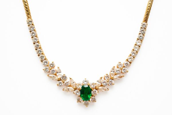 AN EMERALD AND DIAMOND NECKLACE