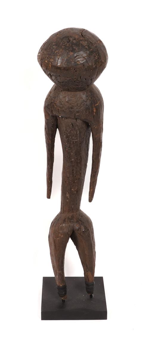 AFRICAN TRIBAL ART: A WOODEN MOBA FIGURE, TOGO